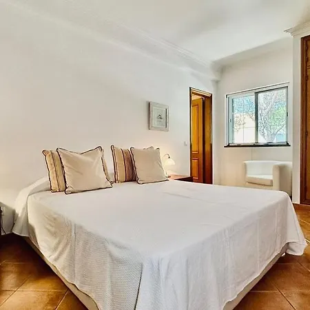 Coreto's Village Villa