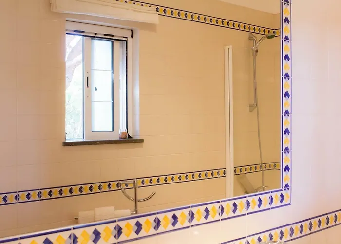 Coreto's Village Villa *